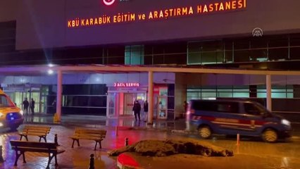 Dereye devrilen otomobildeki 5 kişi yaralandı