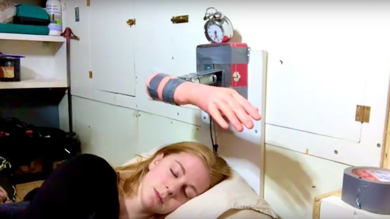 Le réveil claque, la meilleure solution pour se réveiller à l'heure !