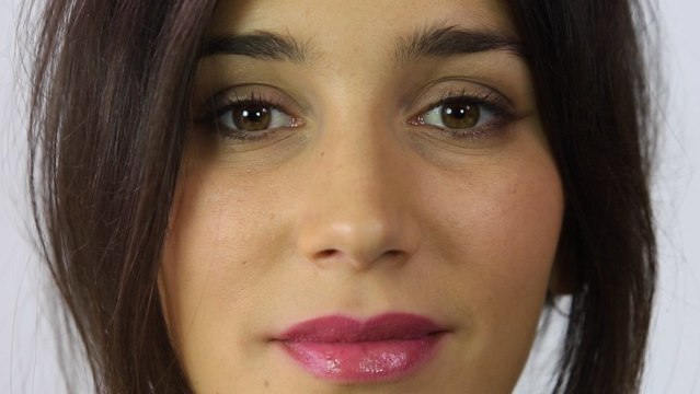 Maquillage : comment rendre son rouge à lèvres mat en quelques secondes