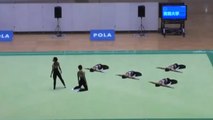 La danse impressionnante de cette troupe asiatique vous laissera sans voix