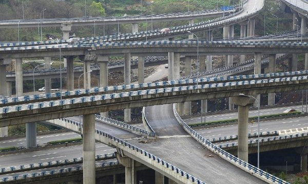 Chongqing, Chine : l'échangeur de Huangjuewan rend la ville impossible à quitter