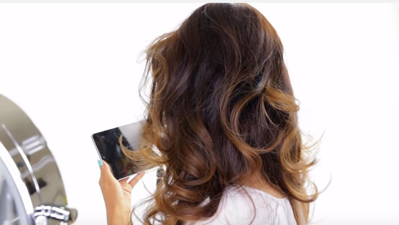 Comment se boucler les cheveux sans fer à boucler ? Cette méthode très étonnante marche très bien