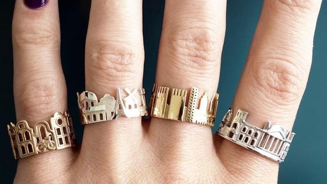 Une orfèvre crée des bagues magnifiques en hommage aux grandes villes du monde