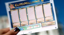 Pensant avoir gagné à l'Euro Millions, elle dépense tout son argent