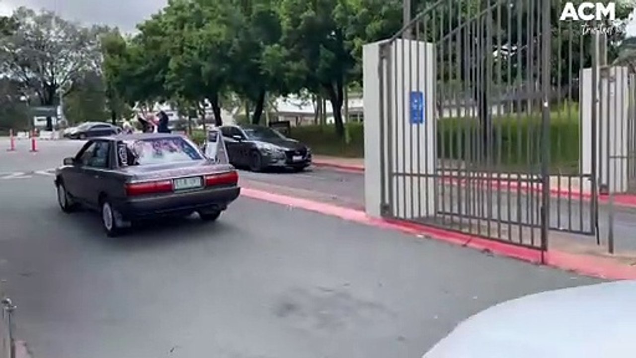 Anti-vaccine mandate protesters moved on from National Library to to Exhibition Park in Canberra | February 4, 2022 | Canberra Times