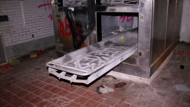 Il photographiait un hôpital abandonné puis a entendu un bruit très étrange...