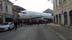 Tarbes (Hautes-Pyrénées) : un Airbus coincé dans la rue bloque toute la circulation