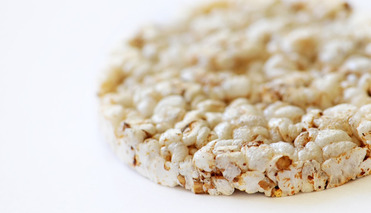Les galettes de riz, un aliment soi-disant sain pour le corps