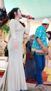 Keren BangetLagu Duet Kandas - Sri Sundari