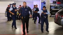 La police néo-zélandaise danse comme personne et lance un 