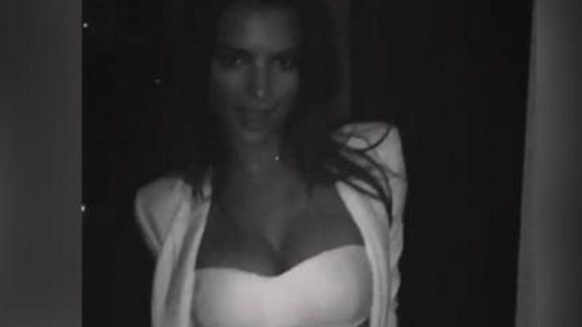 Emily Ratajkowski : elle enflamme le web avec sa danse sensuelle postée sur Instagram
