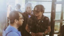 Johnny Depp bloqué malgré lui à Calais... Sa réaction surprend tout le monde !