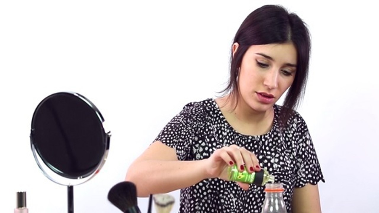 La potion maison pour allonger ses cils et ses sourcils