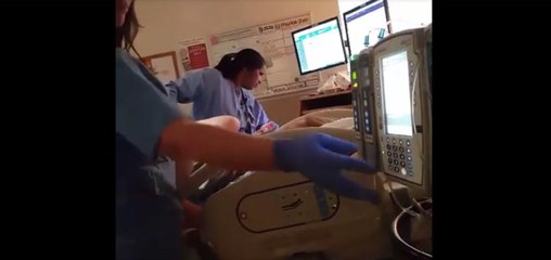 La vidéo d'un accouchement en direct sur Facebook crée la polémique