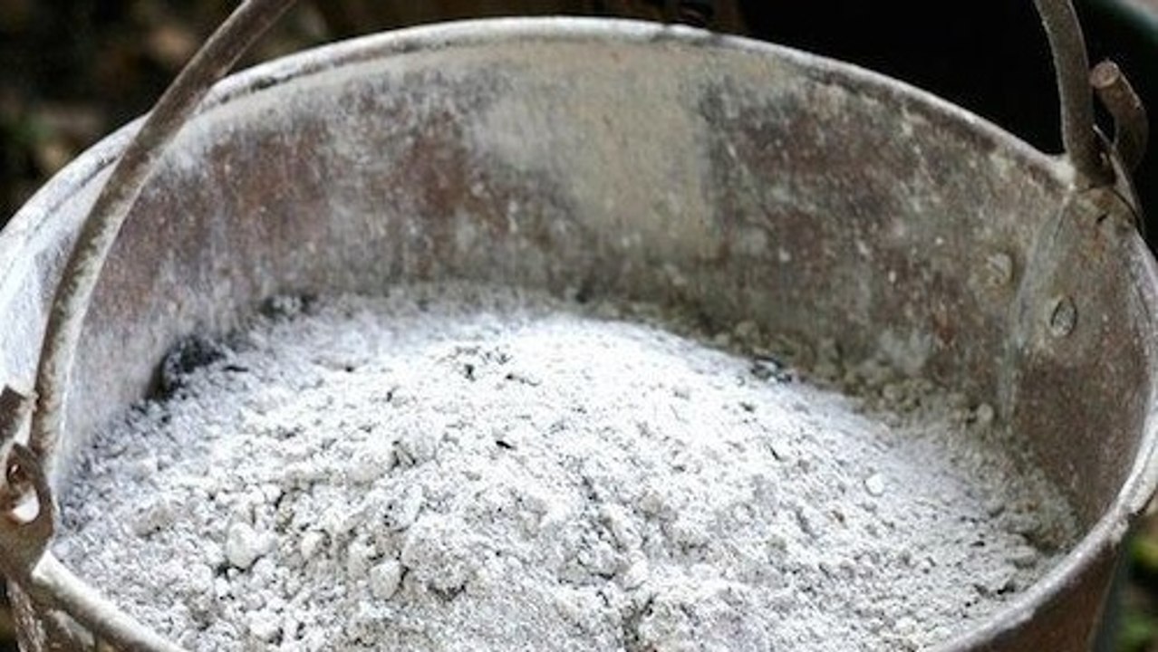 Les utilisations surprenantes de la cendre de bois