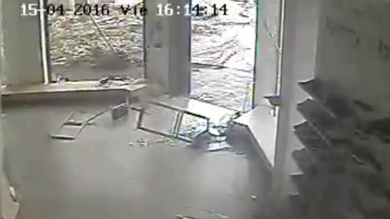 La tornade de Dolorès en Uruguay vu d'un magasin de chaussures