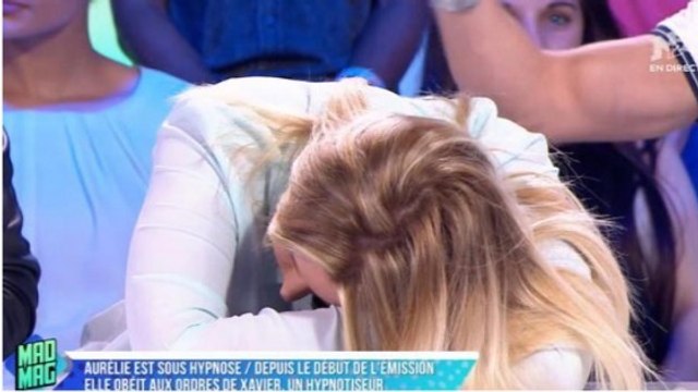 Le Mad Mag: Aurélie Van Daelen s'endort en plein direct