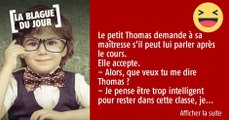 Le petit Thomas veut parler à sa maîtresse après les cours