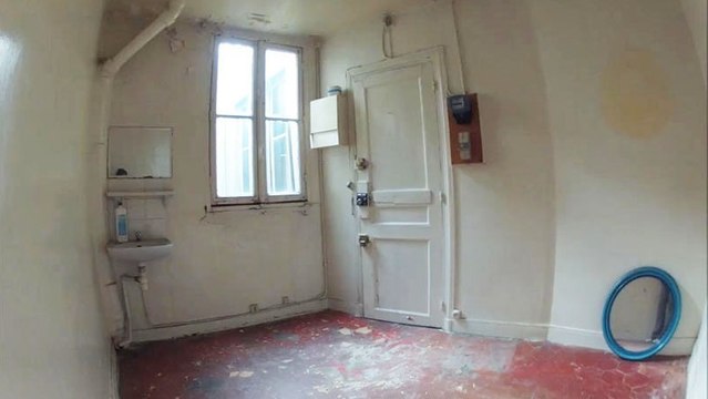 Ce petit studio semble minuscule... Mais en réalité, il réserve pleins de surprises !