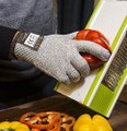 Freetoo : les gants de cuisine anti-coupûres qui résiste aux couteaux