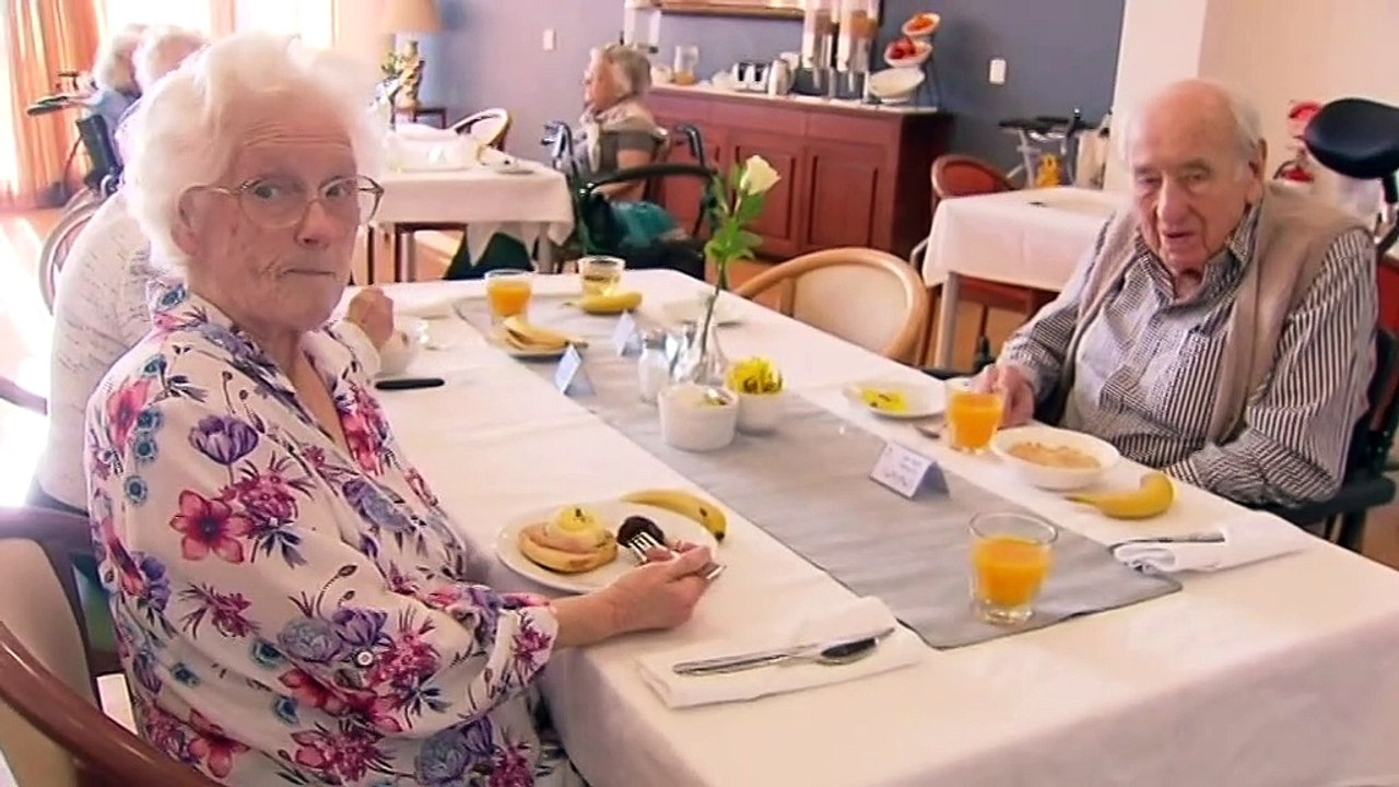 Scott Morrison admits crisis in aged care amid COVID outbreaks, says Defence not the solution