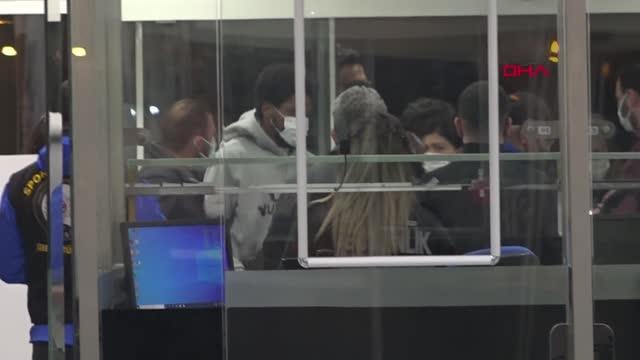 SPOR Brezilyalı forvet Luiz Adriano, Antalya'ya geldi