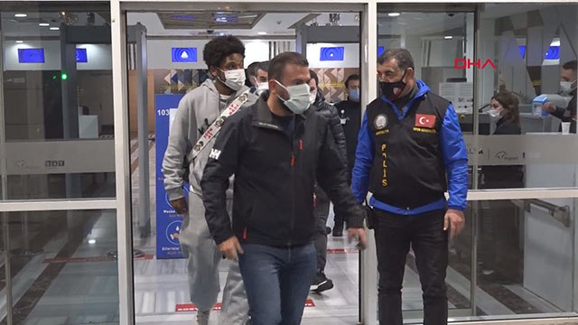 Brezilyalı forvet Luiz Adriano, Antalya'ya geldi