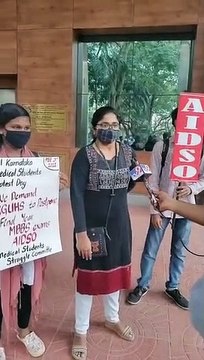 कर्नाटक : परीक्षा स्थगित करने की मांग पर अड़े एमबीबीएस के विद्यार्थी