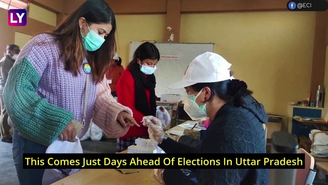 UP Polls 2022: Akhilesh Yadav's 'Salaam' To Priyanka Gandhi Vadra During Road Show