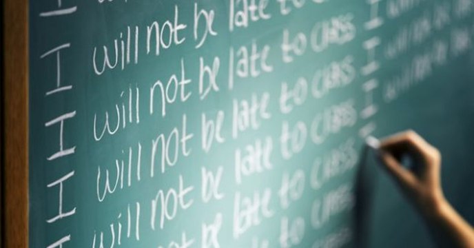 Cette fillette trouve une astuce géniale pour finir sa punition plus vite