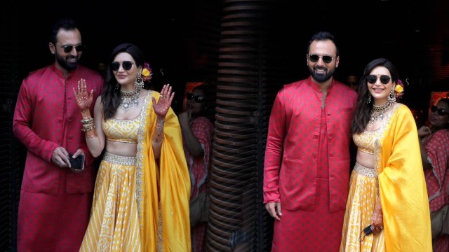 Karishma Tanna शादी से पहले होने वाले पति Varun Bangera संग पहली बार आईं नजर | FilmiBeat