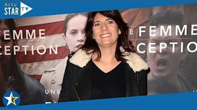 Estelle Denis séparée de Raymond Domenech : elle vit sa meilleure vie avec Karine Le Marchand et Apo