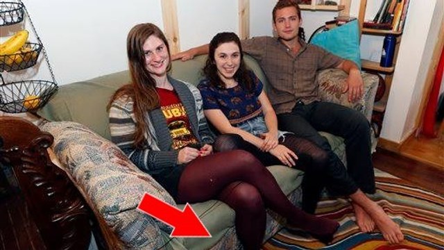 Ces étudiants achètent un vieux canapé qui dégage une odeur fétide ! Ce qu'ils trouvent à l'intérieur...