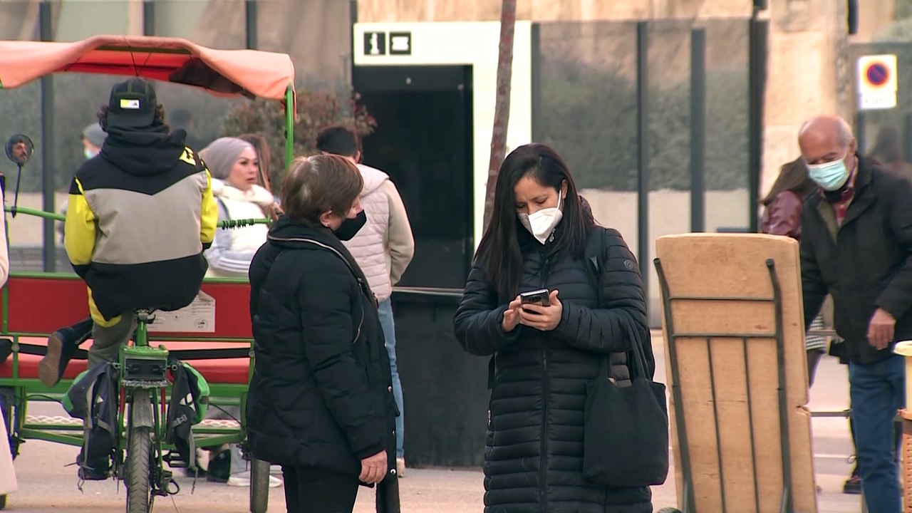 Darias confía en que el jueves no serán obligatorias las mascarillas en exteriores