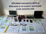 İstanbul'da terör örgütü üyelerine sahte pasaport temin eden 3 kişi yakalandı