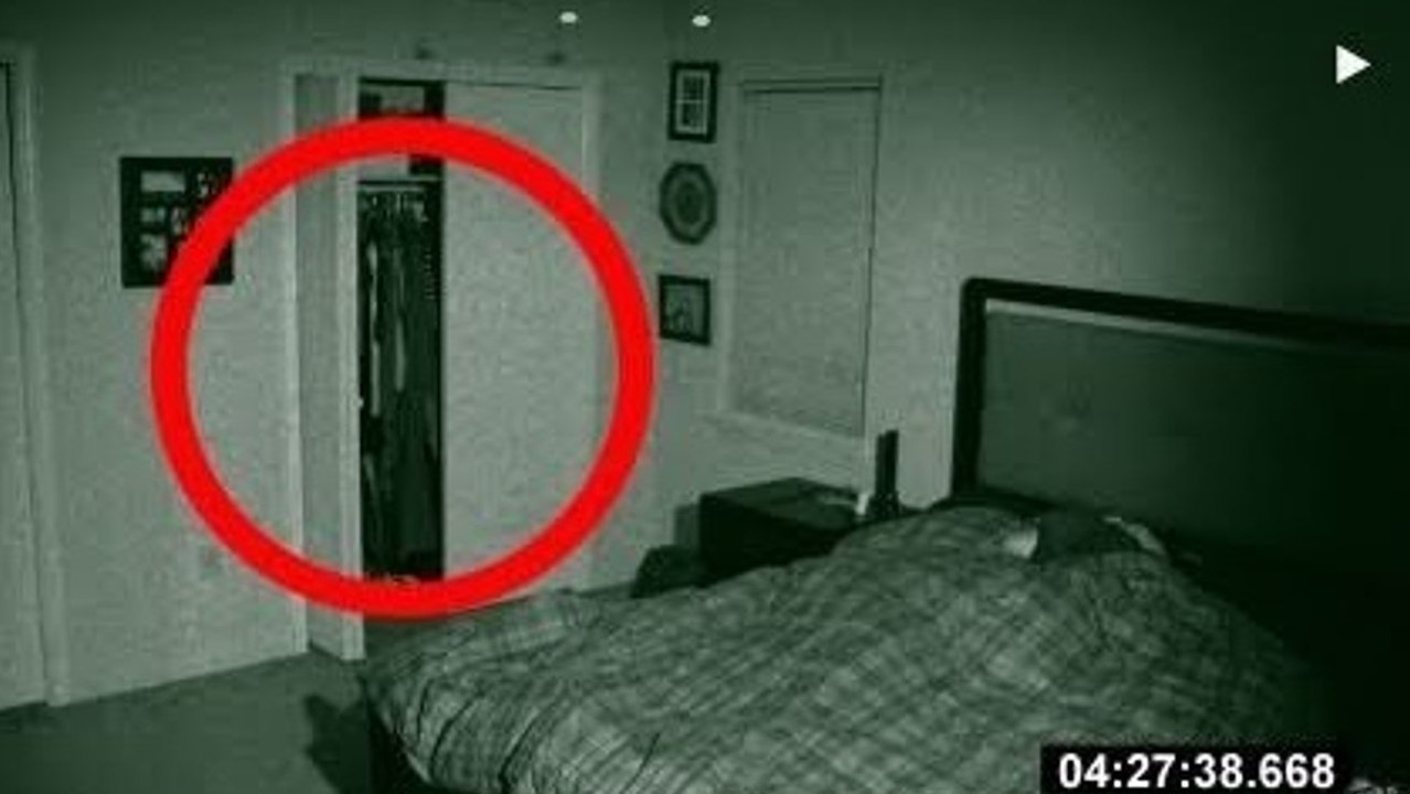 Ils entendaient de drôles de bruits la nuit, alors ils ont installé une caméra pendant qu'ils dormaient