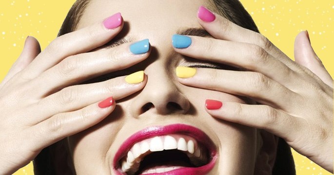 Chanel : un vernis top coat qui modifie la couleur de votre vernis à ongles