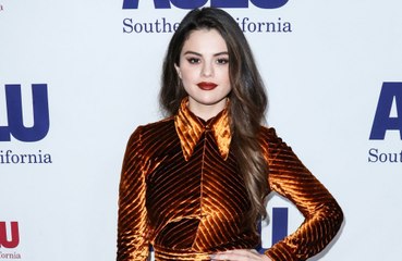 Selena Gomez 'trabalha' em autoconfiança todos os dias