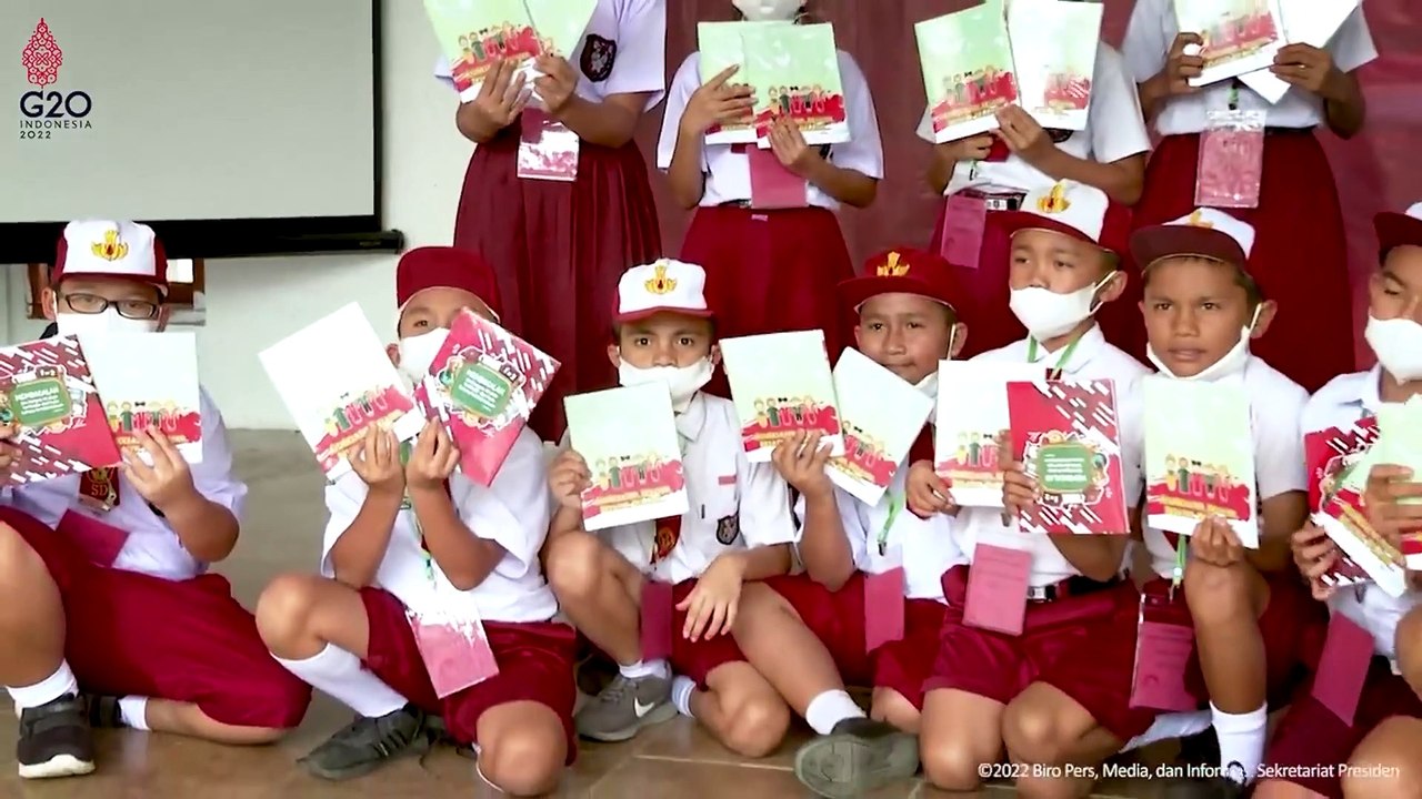 Presiden Bertemu Anak Anak Pandai Matematika di Humbang Hasundutan