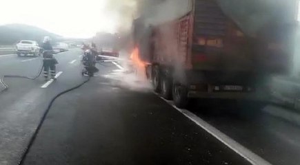 MISIR YÜKLÜ TIR ALEV ALEV YANDI