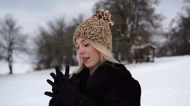 Maquillage hiver : 5 astuces pour maquiller un nez irrité par le rhume