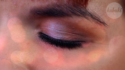 Maquillage : le tutorial pour apprendre à réaliser un smoky-eye couleur pêche