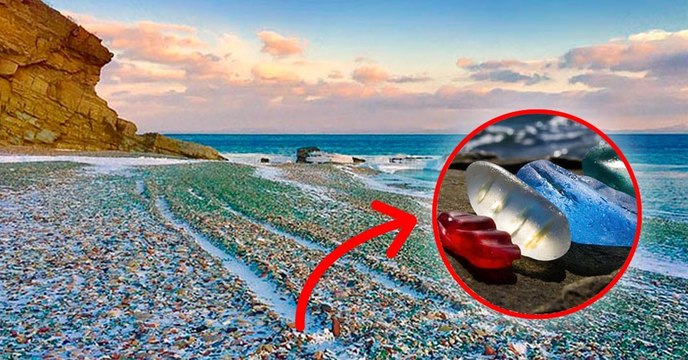 Baie d'Ussuri : en Russie, une plage de verre s'est créée à force de jeter des bouteilles en verre