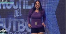 Claudia Guajardo soulève sa robe et baisse sa culotte en pleine émission télé mexicaine