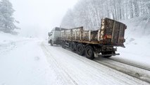 Domaniç Dağları'nda yoğun kar, ulaşımı aksatıyor