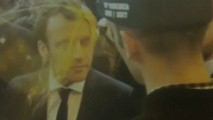 Emmanuel Macron se prend un œuf en pleine tête au Salon de l'agriculture !