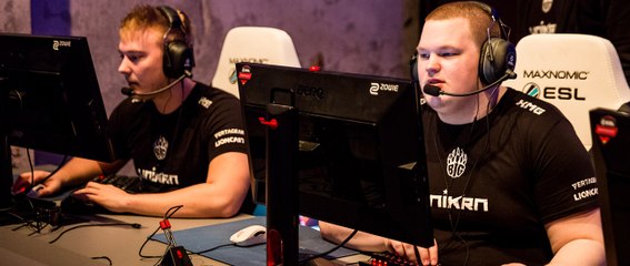 CSGO : le joueur pro "keev" est passé de gros geek à The Rock en un an