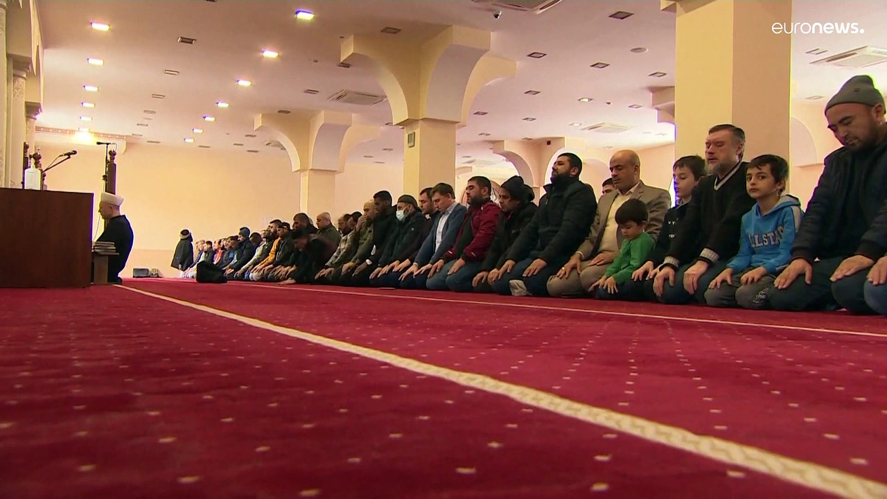 شاهد: تحسبا لهجوم روسي على أوكرانيا.. مسجد يتجهز بملجأ