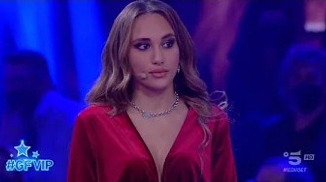 Clarissa Selassié attacca Soleil Sorge Inquieta molto terrore, insulta, mi fa schifo Clarissa Sel