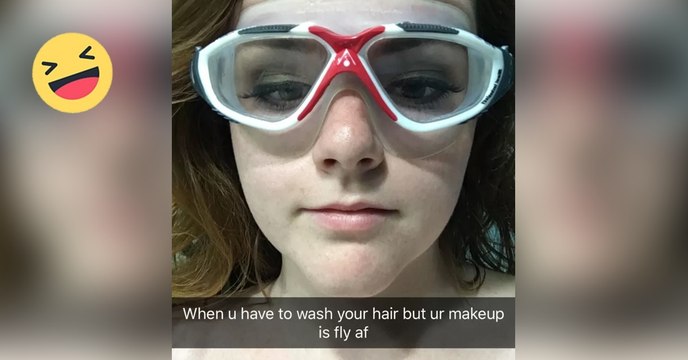 Beauté : l'astuce WTF pour se laver les cheveux sous la douche sans se démaquiller